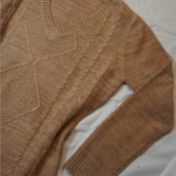 Sweater dress perfect for winter - Picture 3 of 6